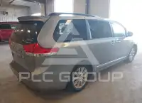 2011 Toyota SIENNA фото