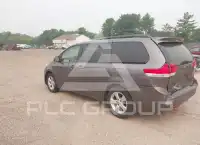 2011 Toyota SIENNA фото