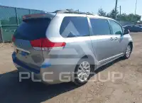2011 Toyota SIENNA photo