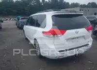 2011 Toyota SIENNA фото