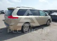 2011 Toyota SIENNA фото