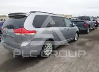2011 Toyota SIENNA фото