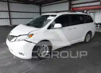 2011 Toyota SIENNA photo