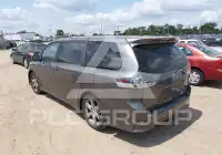 2011 Toyota SIENNA фото