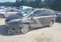 2011 Toyota SIENNA photo