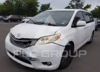2011 Toyota SIENNA фото