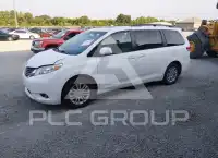 2011 Toyota SIENNA фото