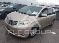 2011 Toyota SIENNA photo