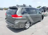 2011 Toyota SIENNA фото