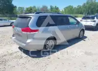 2011 Toyota SIENNA фото