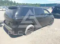 2011 Toyota SIENNA photo
