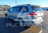 2011 Toyota SIENNA фото