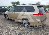 2011 Toyota SIENNA фото