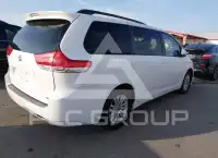 2011 Toyota SIENNA photo
