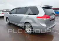 2011 Toyota SIENNA фото