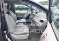 2011 Toyota SIENNA фото