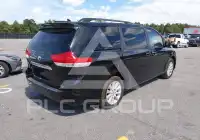 2011 Toyota SIENNA photo