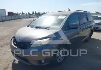 2011 Toyota SIENNA фото