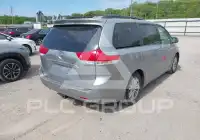 2011 Toyota SIENNA фото