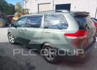 2011 Toyota SIENNA фото