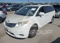 2011 Toyota SIENNA photo