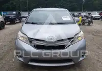 2011 Toyota SIENNA фото