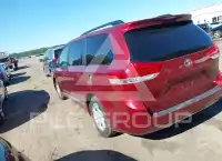 2011 Toyota SIENNA фото