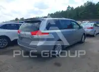 2011 Toyota SIENNA фото