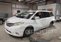 2011 Toyota SIENNA фото