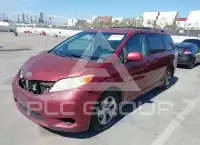 2011 Toyota SIENNA фото