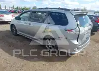 2011 Toyota SIENNA фото