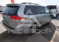 2011 Toyota SIENNA photo