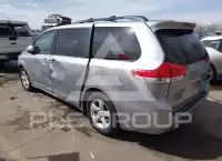 2011 Toyota SIENNA photo