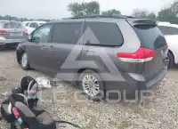 2011 Toyota SIENNA фото