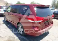 2011 Toyota SIENNA photo