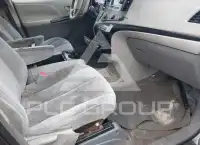 2011 Toyota SIENNA фото
