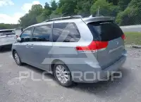 2011 Toyota SIENNA фото