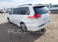 2011 Toyota SIENNA фото
