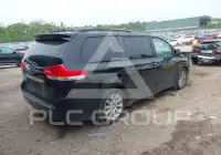 2011 Toyota SIENNA photo