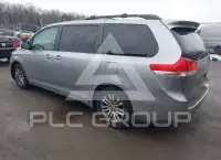 2011 Toyota SIENNA фото