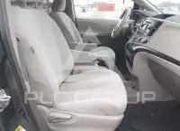 2011 Toyota SIENNA photo