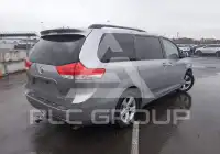 2011 Toyota SIENNA фото