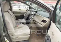 2011 Toyota SIENNA фото