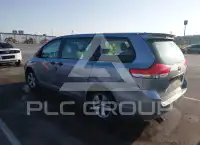 2011 Toyota SIENNA фото