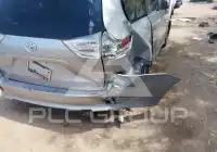 2011 Toyota SIENNA photo