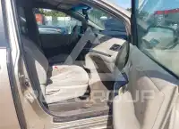 2011 Toyota SIENNA фото