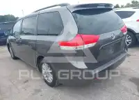 2011 Toyota SIENNA фото