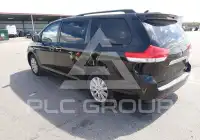 2011 Toyota SIENNA photo
