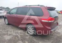 2011 Toyota SIENNA фото