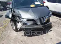 2011 Toyota SIENNA фото